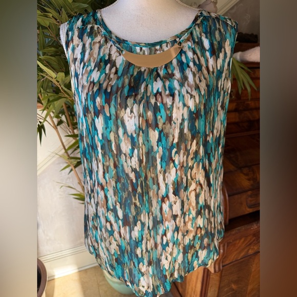 Roz and Ali ladies sleeveless NWT short sleeve blouse with necklace (removable) - Picture 4 of 13